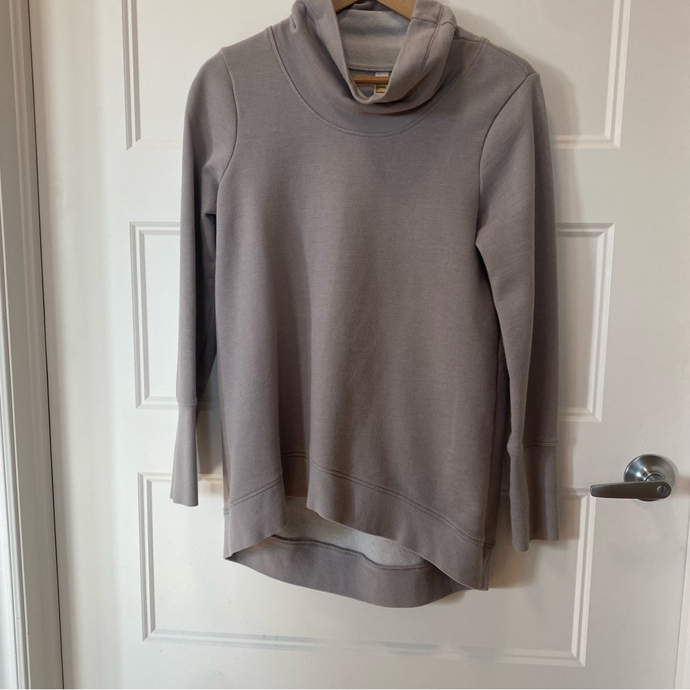 LÖLE grey turtleneck sweater size small
